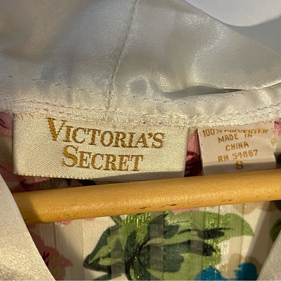 Victoria’s Secret Gold Label Relaxed Fit Semi Sheer Floral Pajama Top Small - Picture 5 of 10